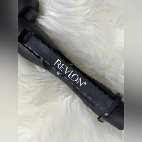 3-Barrel Tourmaline Ceramic Jumbo Waver - Picture 4 of 7